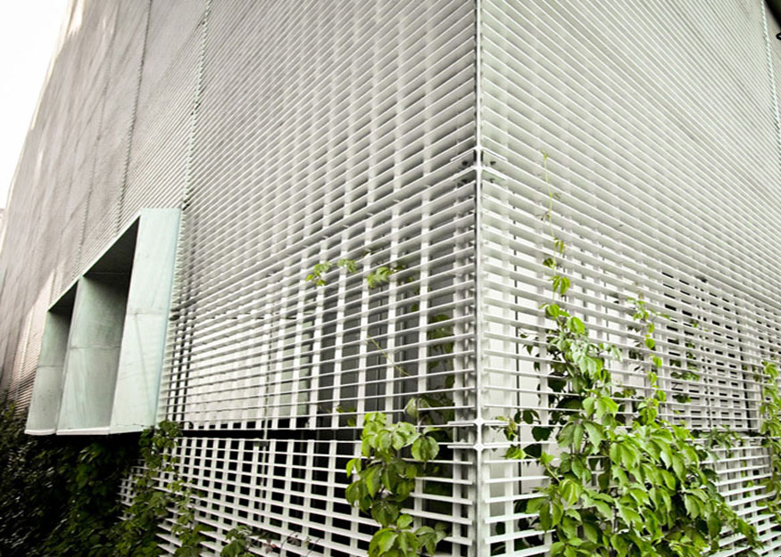 马尼托巴大学钢格板幕墙设计